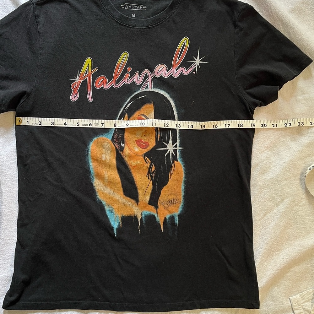 Aaliyah Screen Tee - Picture 5 of 7